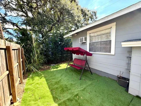 $2,200 | 543 13th Avenue South, Unit 1/2, St. Petersburg, FL 33701