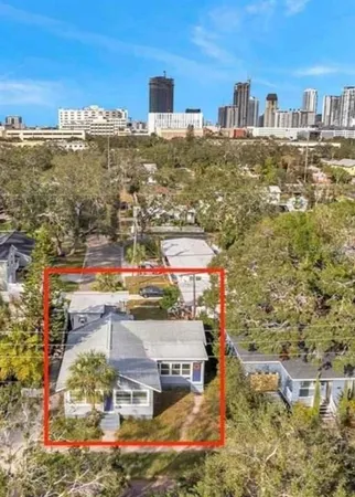 $2,200 | 543 13th Avenue South, Unit 1/2, St. Petersburg, FL 33701