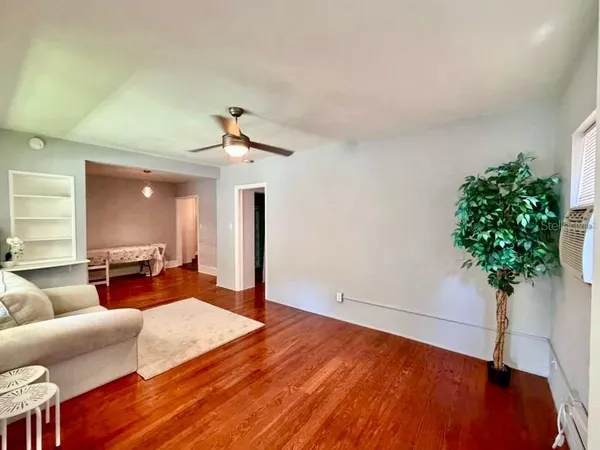 $2,200 | 543 13th Avenue South, Unit 1/2, St. Petersburg, FL 33701