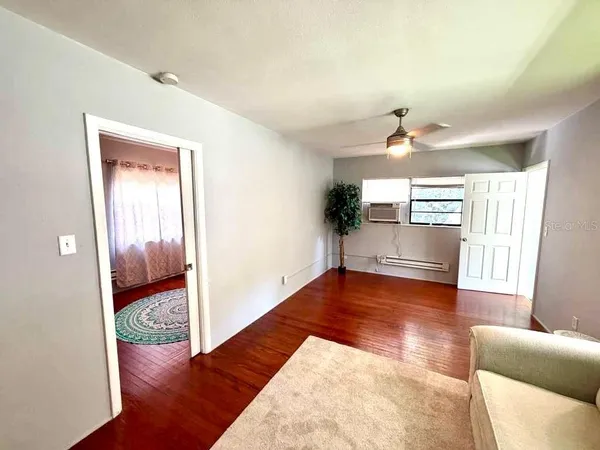 $2,200 | 543 13th Avenue South, Unit 1/2, St. Petersburg, FL 33701