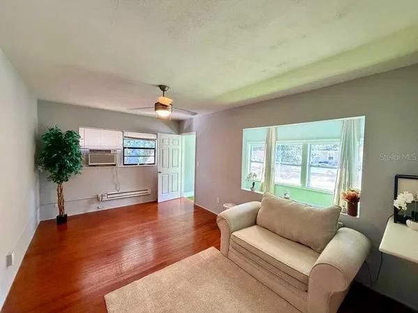 $2,200 | 543 13th Avenue South, Unit 1/2, St. Petersburg, FL 33701