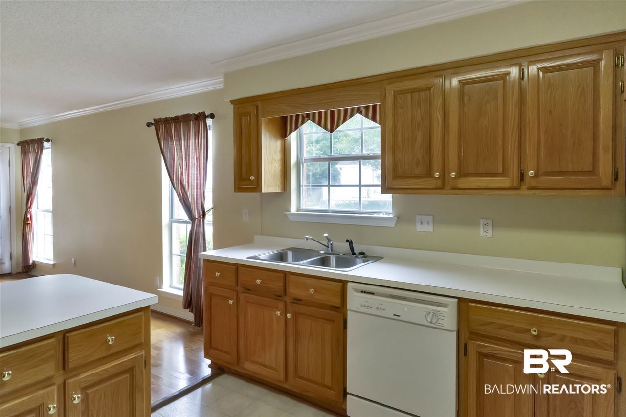 850 Louise Avenue Mobile, AL 36609 - Photo 14 of 38
