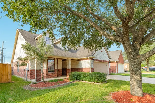 $314,900 | 1025 Luke Drive, Alvin, TX 77511