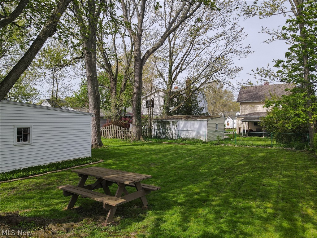 1244 Churchill Road Lyndhurst, OH 44124 - Photo 13 of 15 Private yard