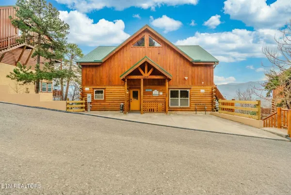 $1,249,000 | 4831 Highland Pl Way, Pigeon Forge, TN 37863