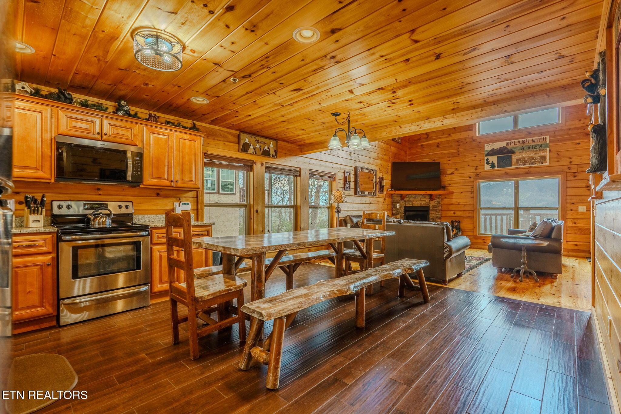 4831 Highland Pl Way Pigeon Forge, TN 37863 - Photo 11 of 48 4-web-or-mls-_DSC6236-HDR