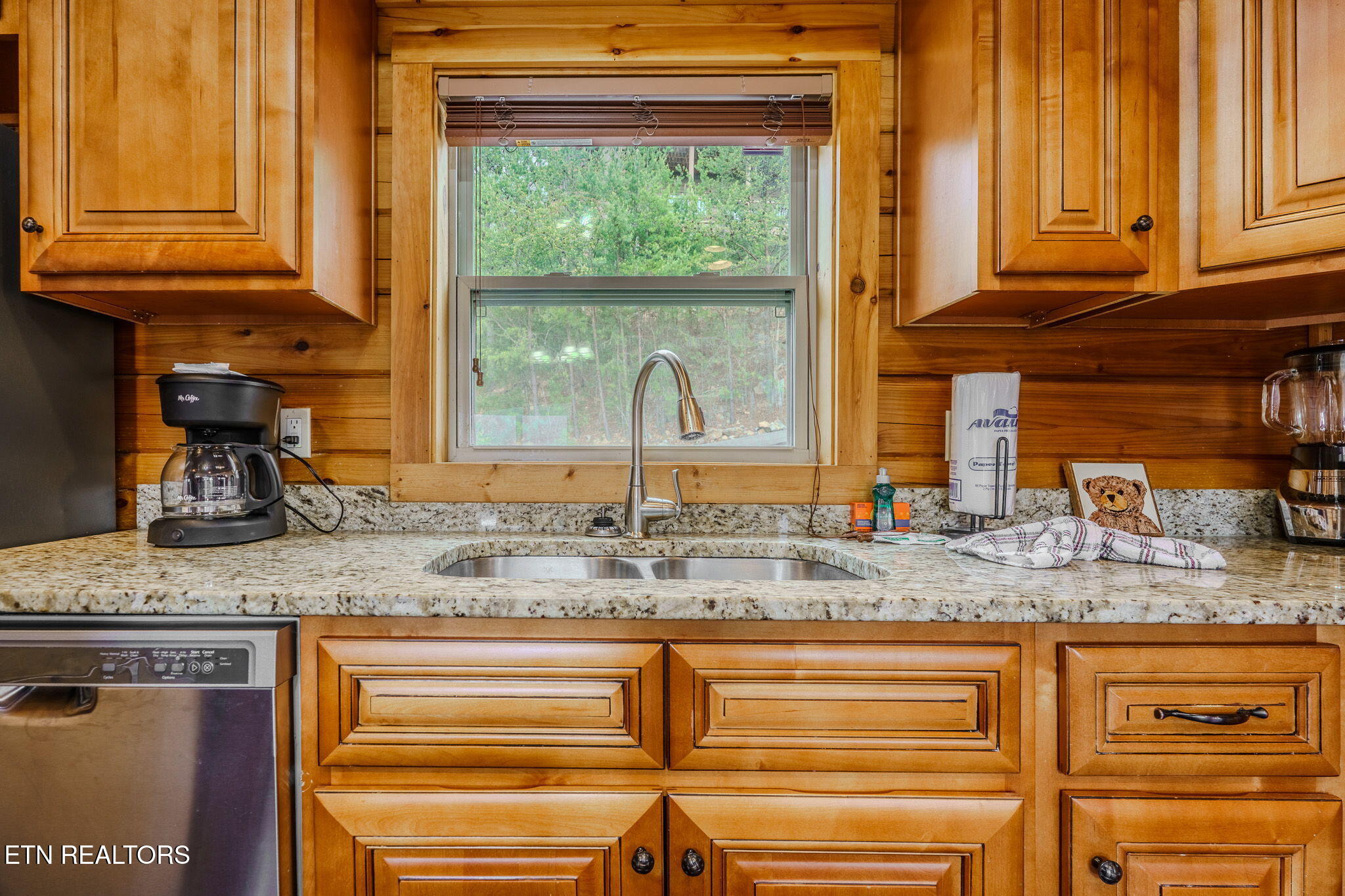 4831 Highland Pl Way Pigeon Forge, TN 37863 - Photo 12 of 48 5-web-or-mls-_DSC6251-HDR