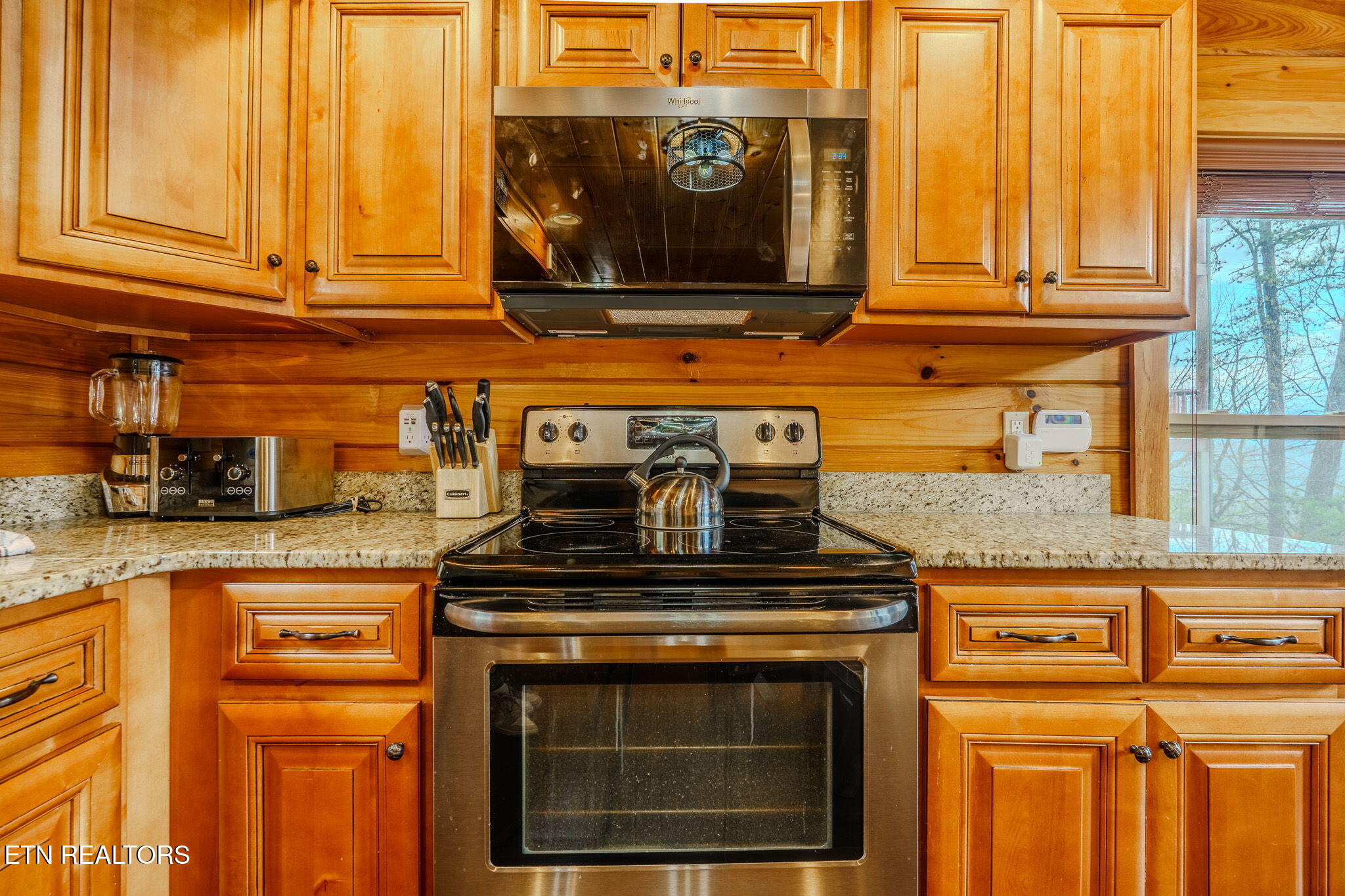 4831 Highland Pl Way Pigeon Forge, TN 37863 - Photo 13 of 48 6-web-or-mls-_DSC6261-HDR
