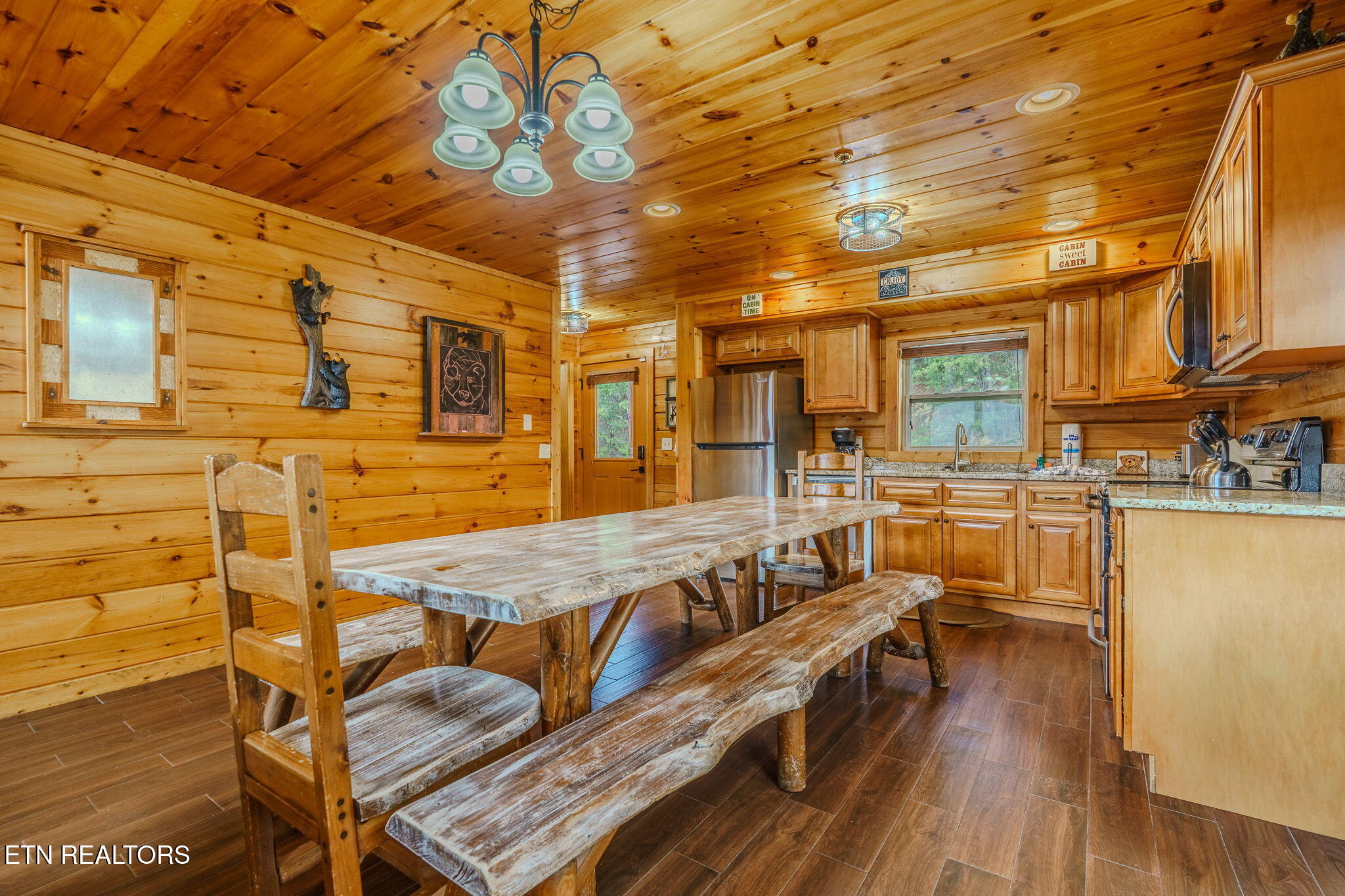 4831 Highland Pl Way Pigeon Forge, TN 37863 - Photo 14 of 48 7-web-or-mls-_DSC6271-HDR
