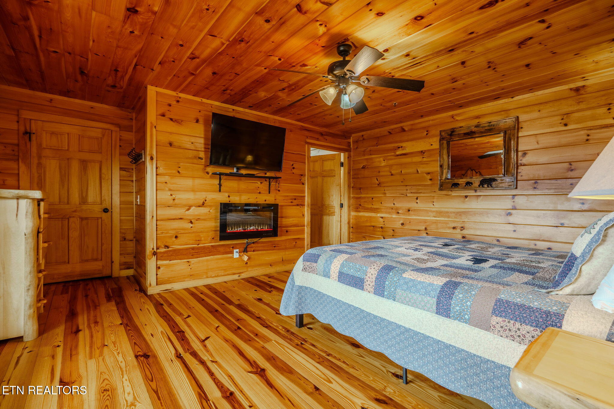 4831 Highland Pl Way Pigeon Forge, TN 37863 - Photo 16 of 48 13-web-or-mls-_DSC6376-HDR
