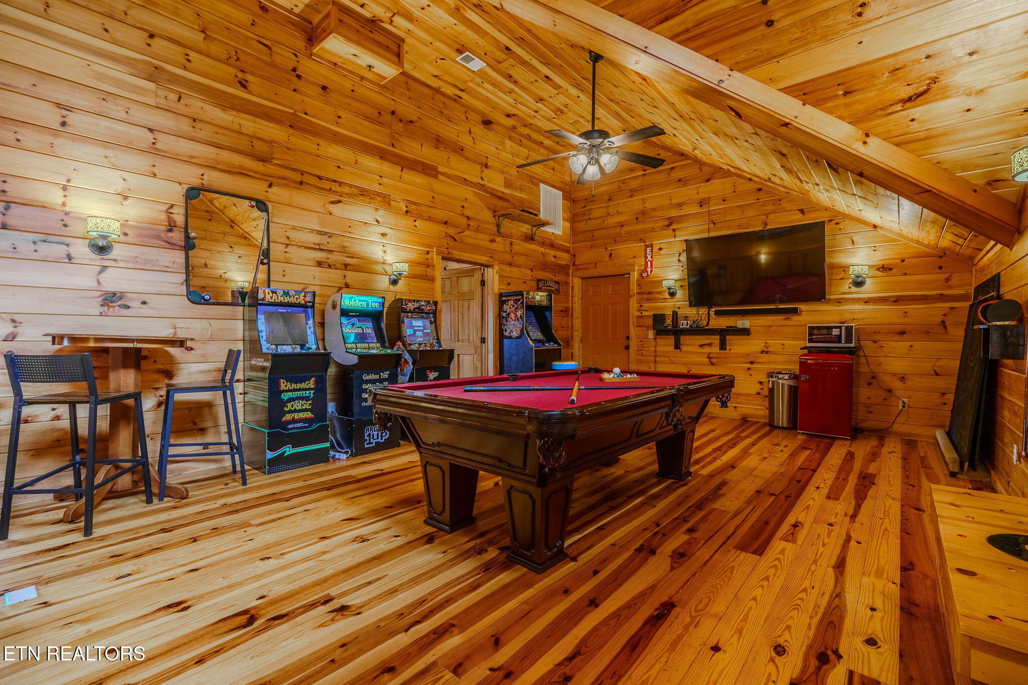4831 Highland Pl Way Pigeon Forge, TN 37863 - Photo 20 of 48 17-web-or-mls-_DSC6441-HDR