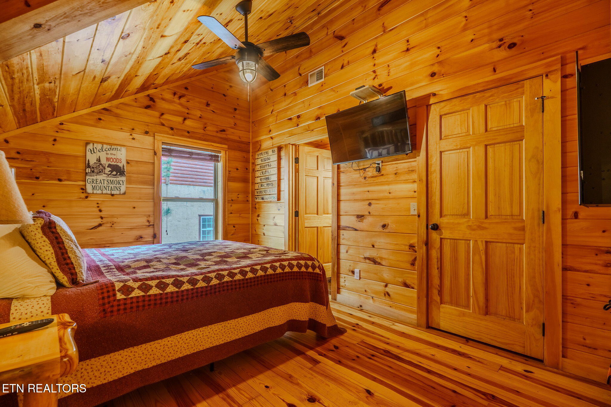 4831 Highland Pl Way Pigeon Forge, TN 37863 - Photo 27 of 48 24-web-or-mls-_DSC6511-HDR