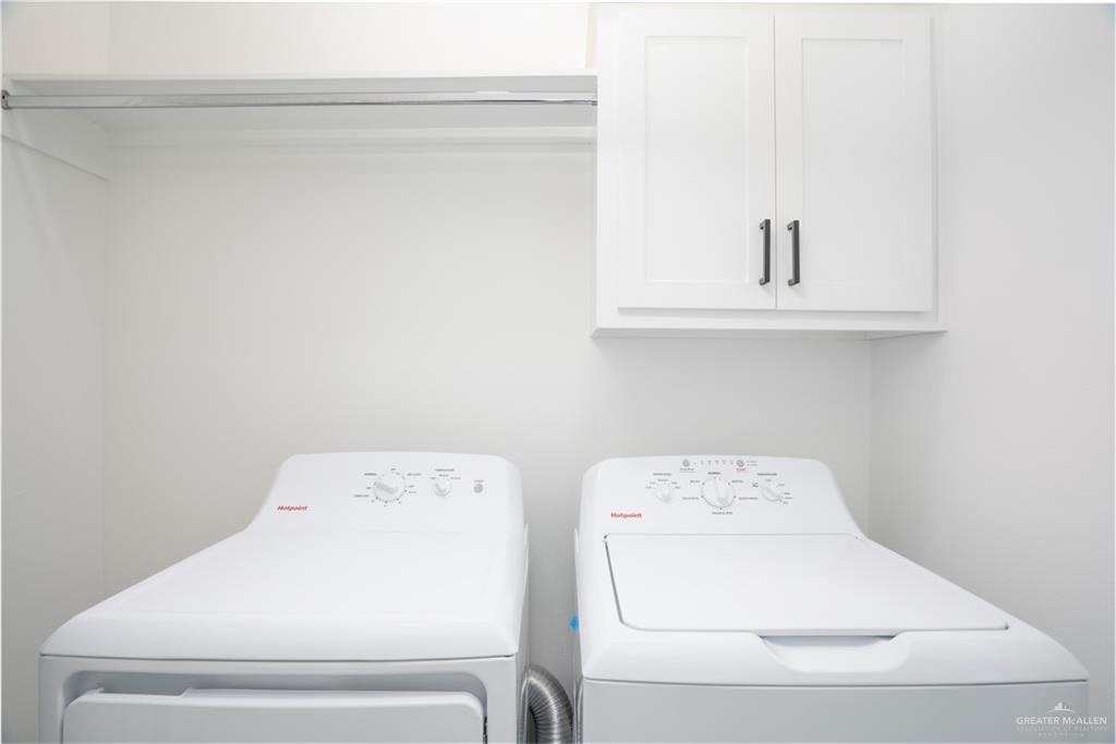 1408 South Xanthia Street, Unit 2 Alton, TX 78573 - Photo 8 of 18 a utility room with dryer and washer