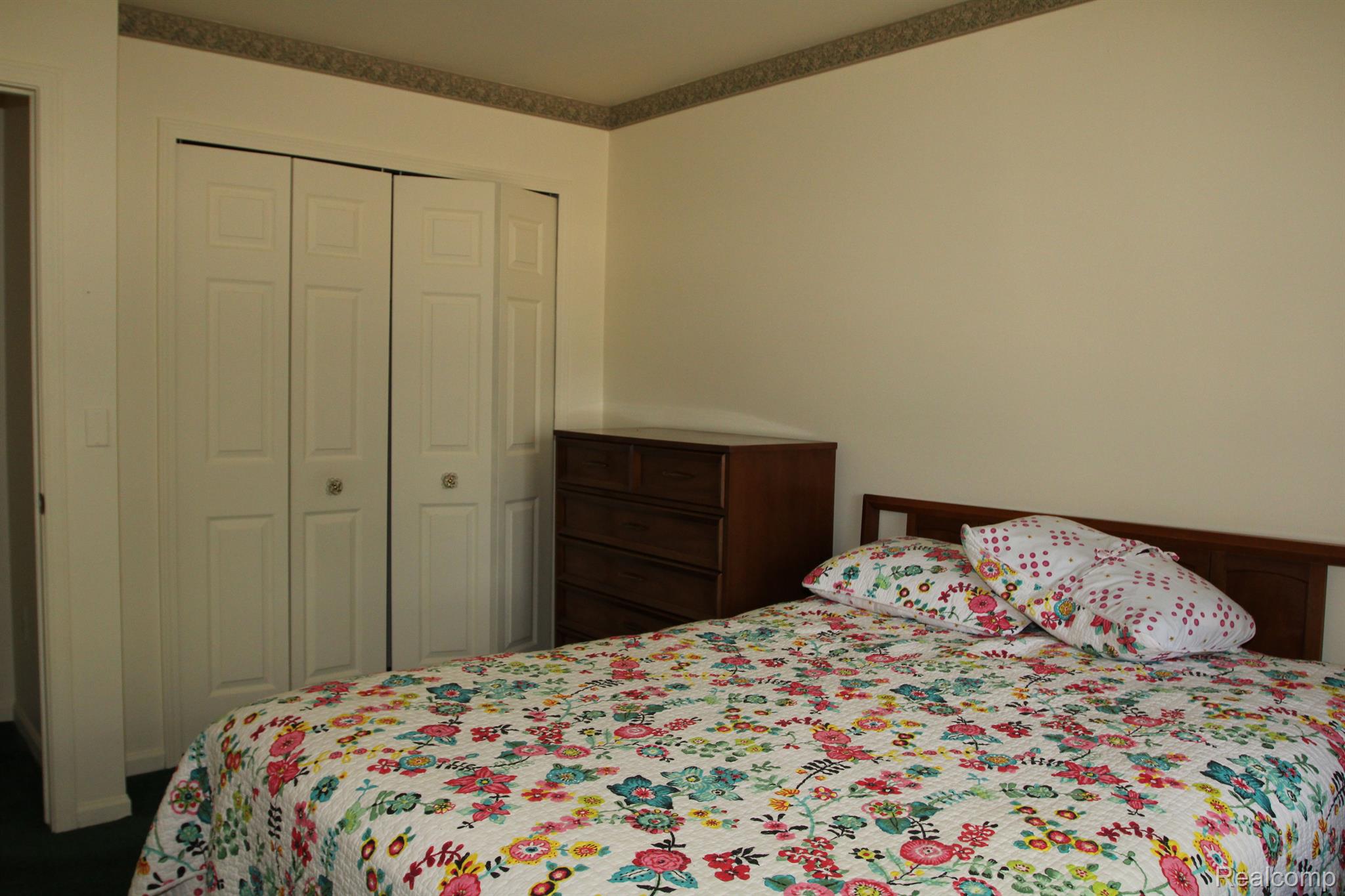 24044 Old Kent Road North Warren, MI 48091 - Photo 9 of 18 Gallery Image 9