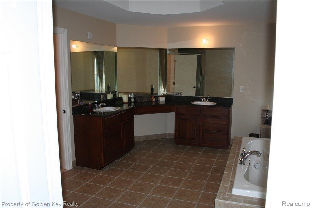37284 Rosedale Farmington, MI 48335 - Photo 10 of 10 Can't even fit it in the picture