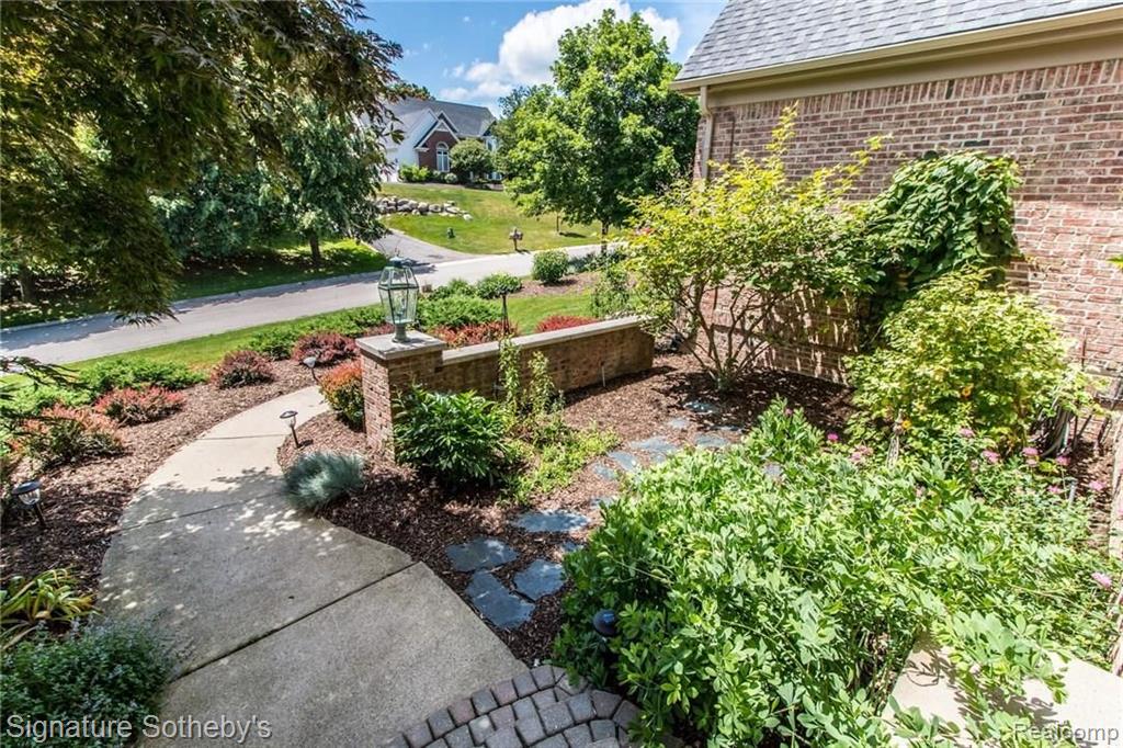 1650 Scenic Hollow Rochester Hills, MI 48306 - Photo 6 of 60
