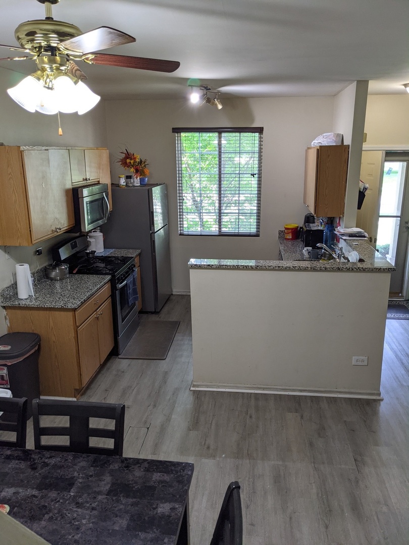 1558 Azalea Circle Romeoville, IL 60446 - Photo 4 of 26 Gallery Image 4