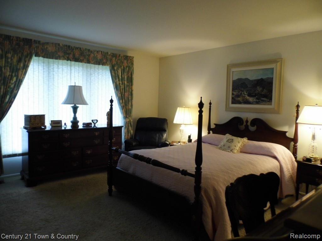 650 Vernier Road Grosse Pointe, MI 48236 - Photo 7 of 16