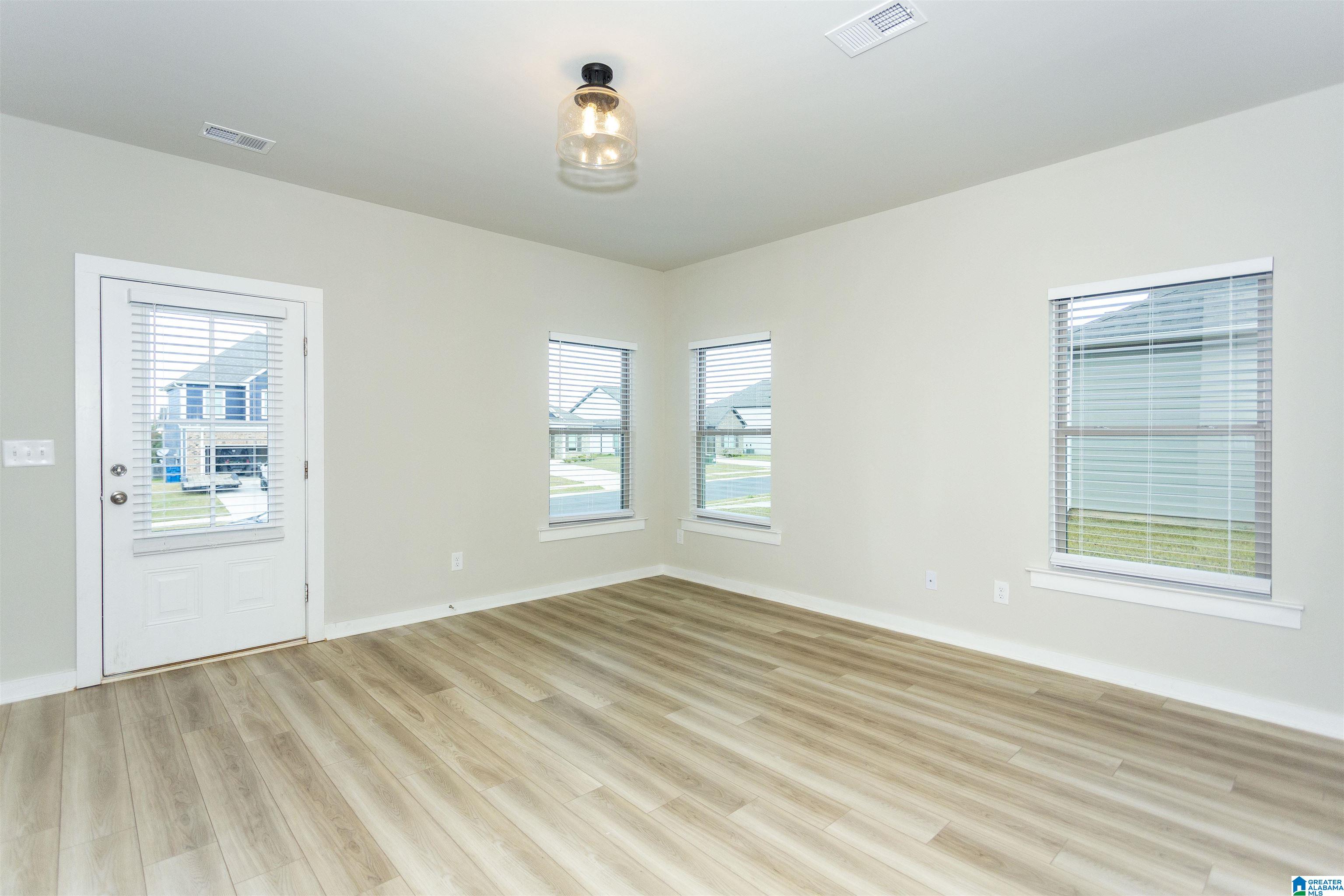 325 Ridgeview Circle Jemison, AL 35085 - Photo 10 of 50