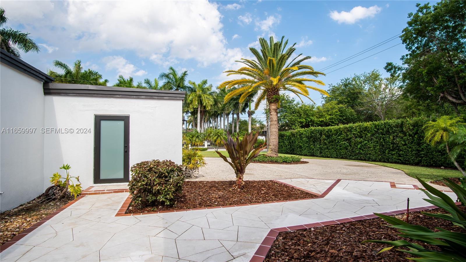 4020 Southwest 129th Avenue Miami, FL 33175 - Photo 6 of 27 Photo 6