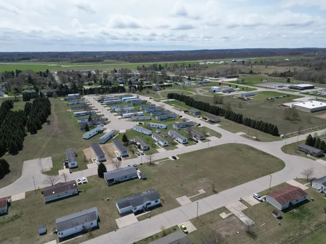 $99,999 | 20768 Kalamazoo Road, Big Rapids, MI 49307