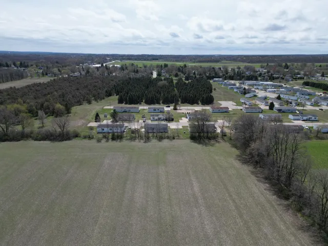 $99,999 | 20768 Kalamazoo Road, Big Rapids, MI 49307