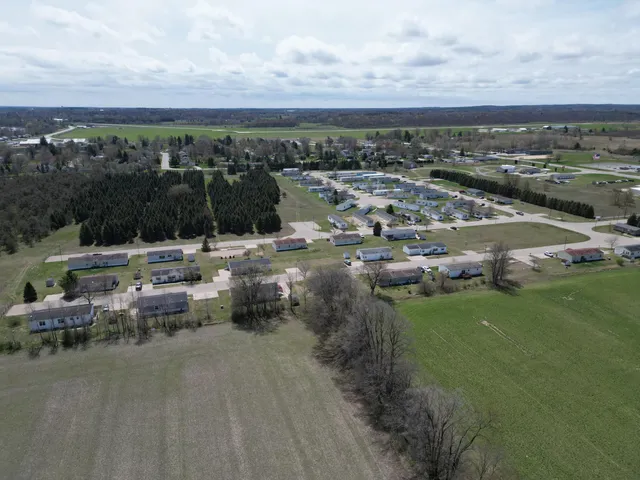 $99,999 | 20768 Kalamazoo Road, Big Rapids, MI 49307