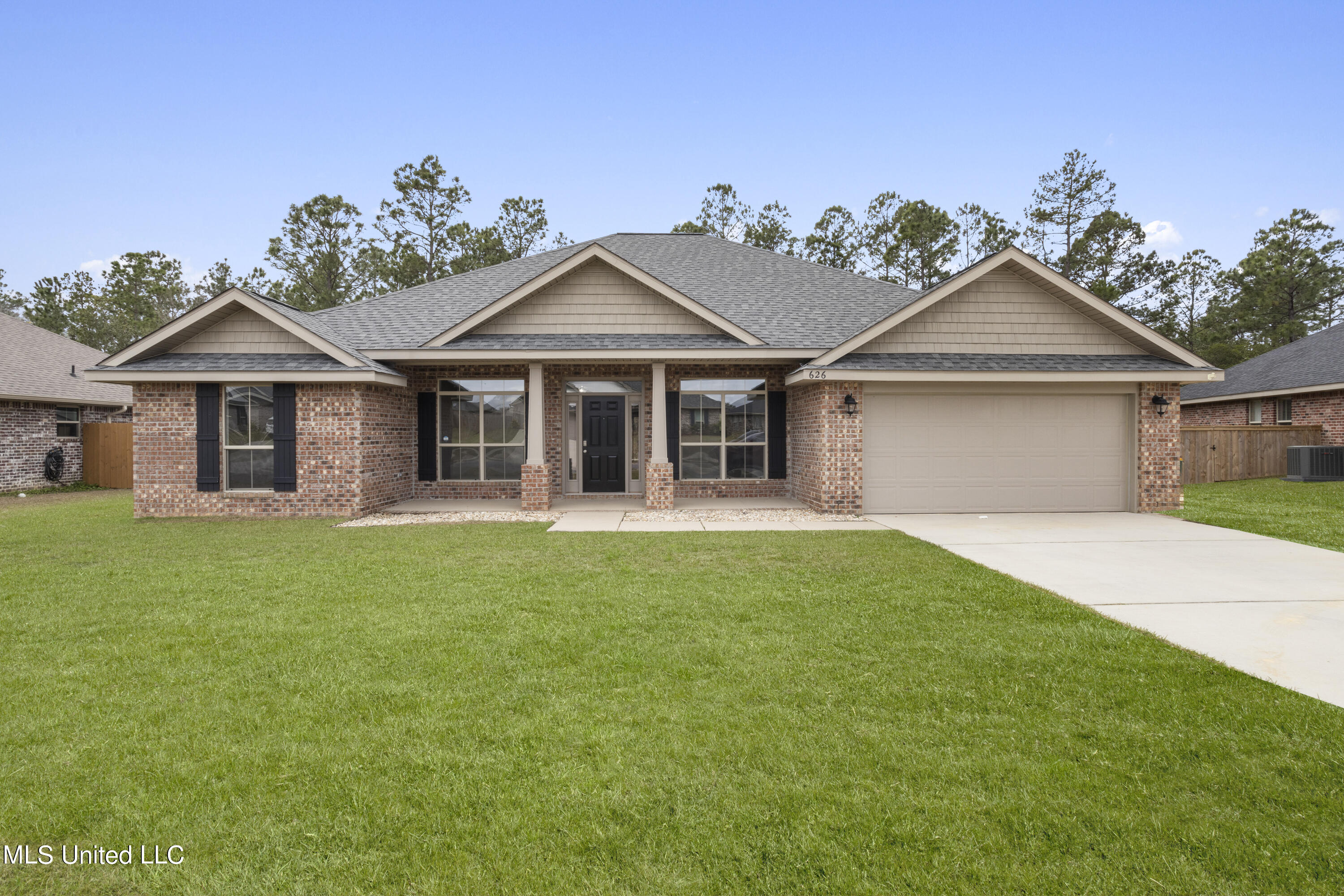 6261 Roxanne Way Biloxi, MS 39532 - Photo 1 of 37 001