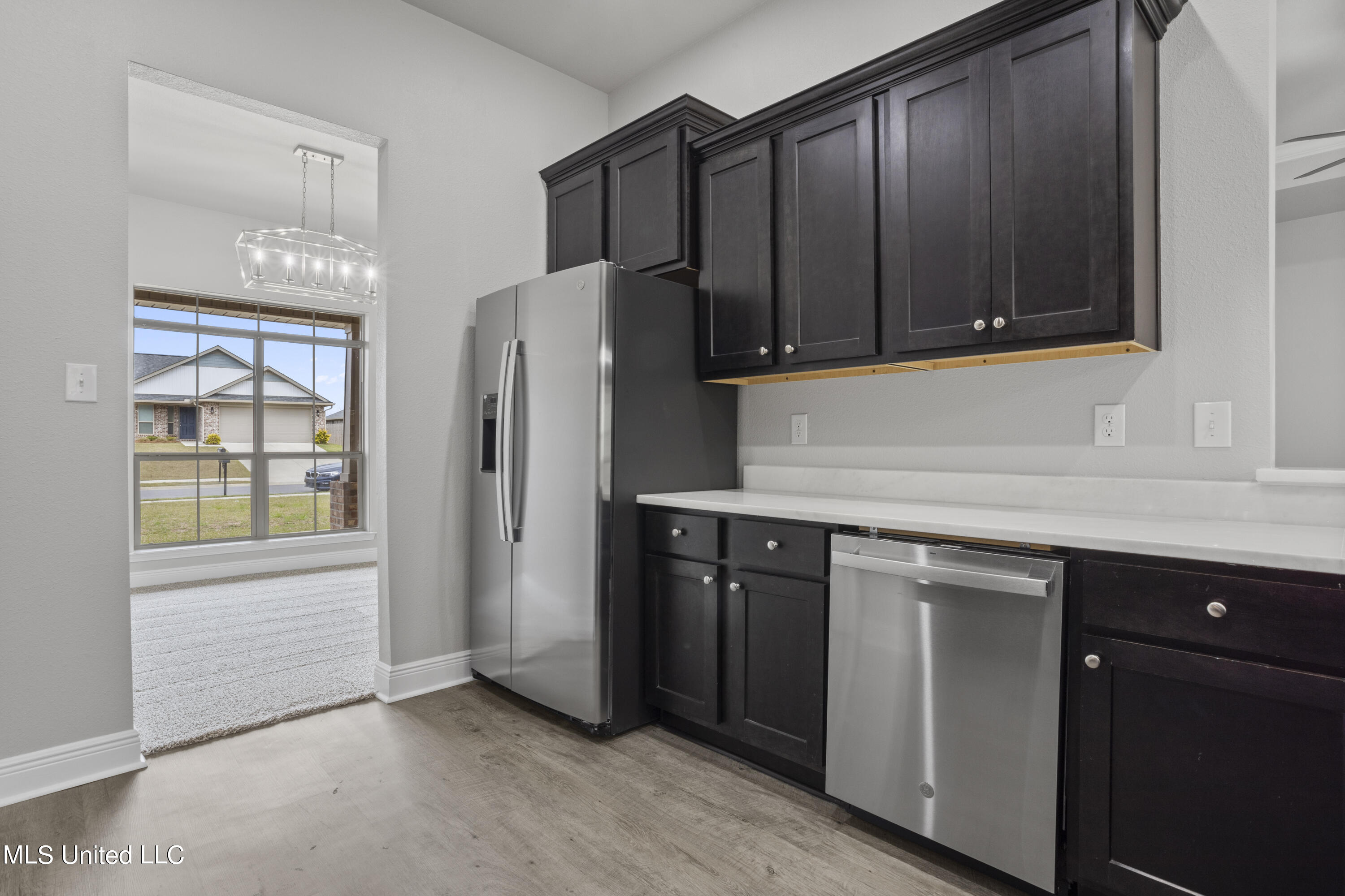6261 Roxanne Way Biloxi, MS 39532 - Photo 13 of 37 011