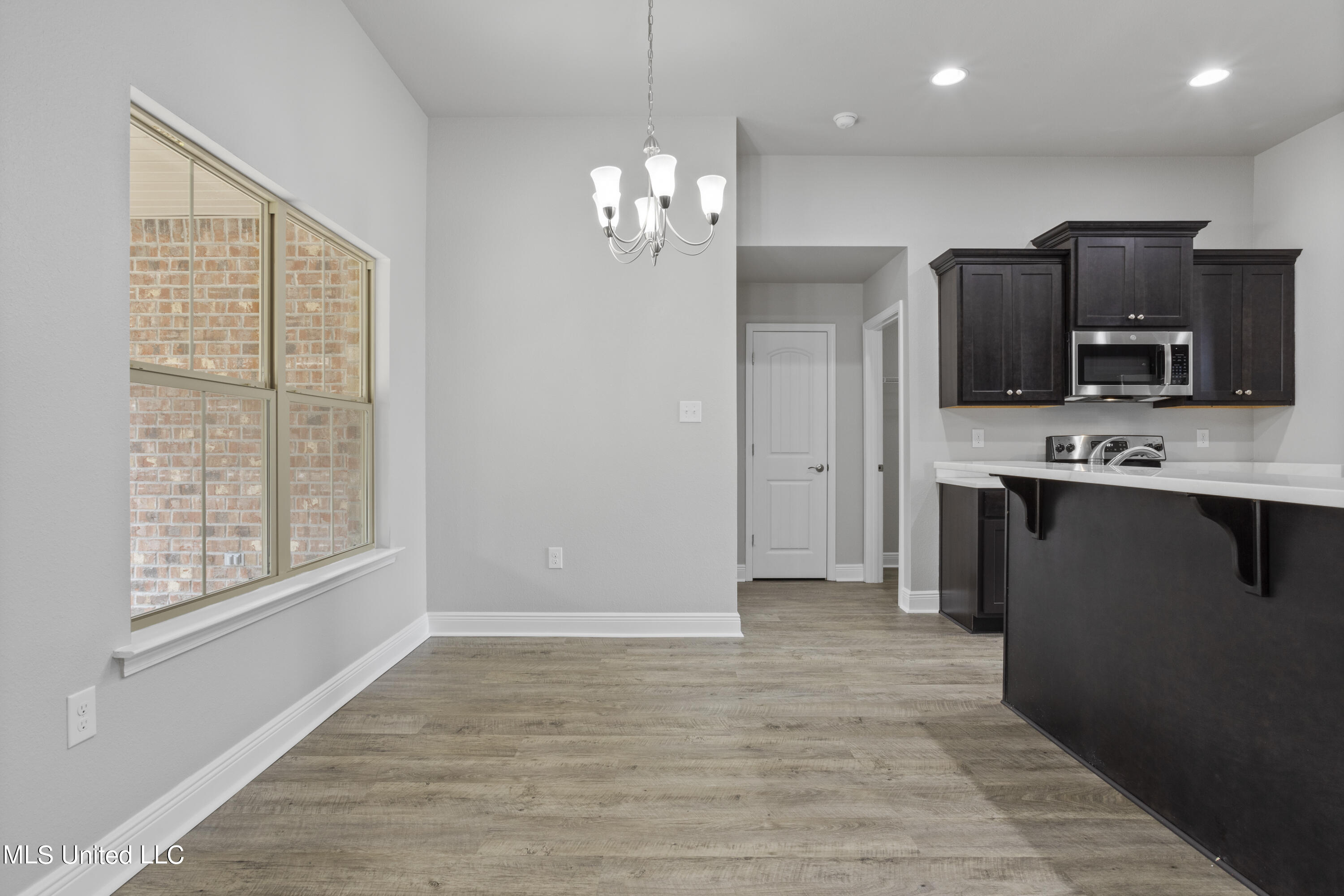 6261 Roxanne Way Biloxi, MS 39532 - Photo 14 of 37 013