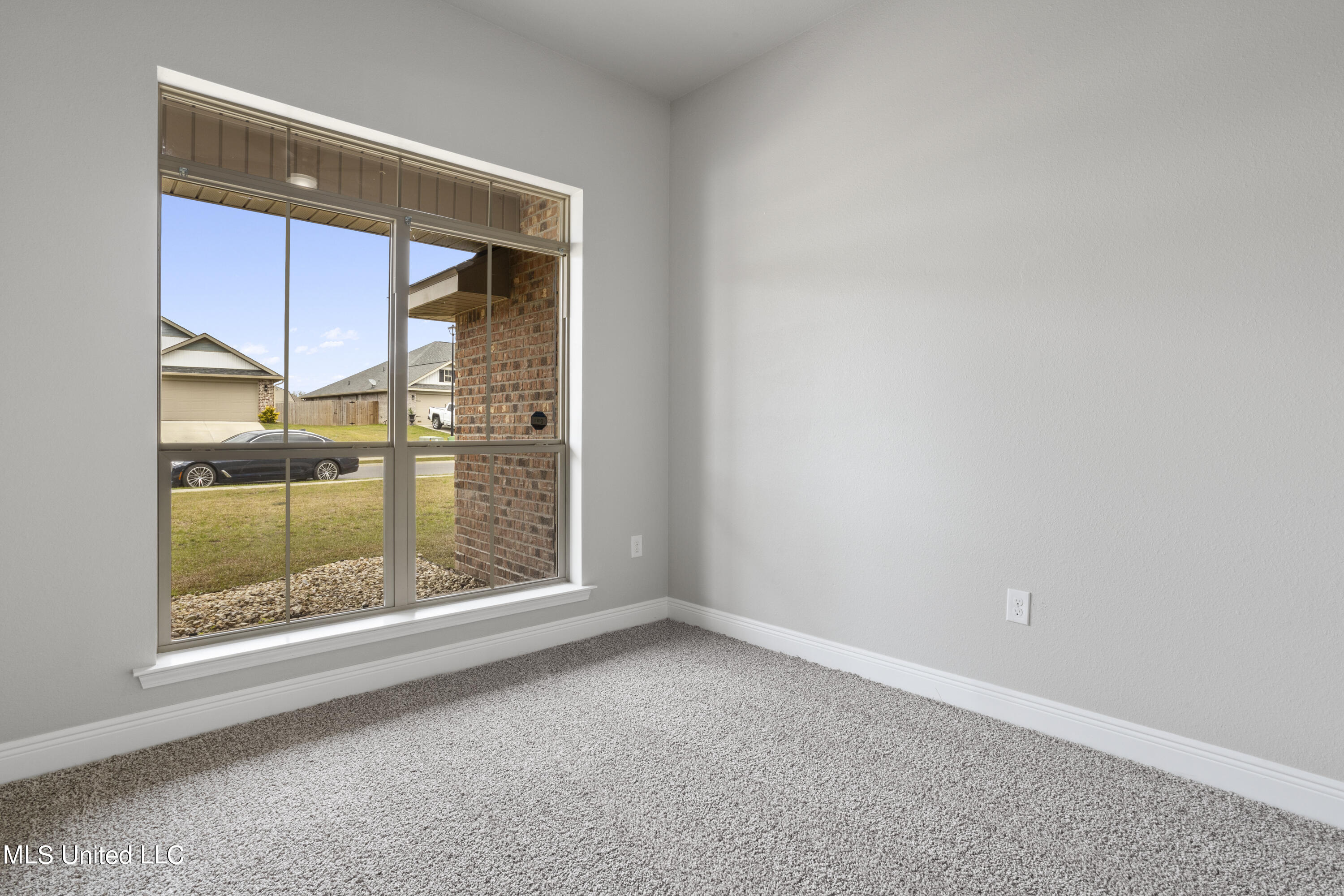 6261 Roxanne Way Biloxi, MS 39532 - Photo 17 of 37 017