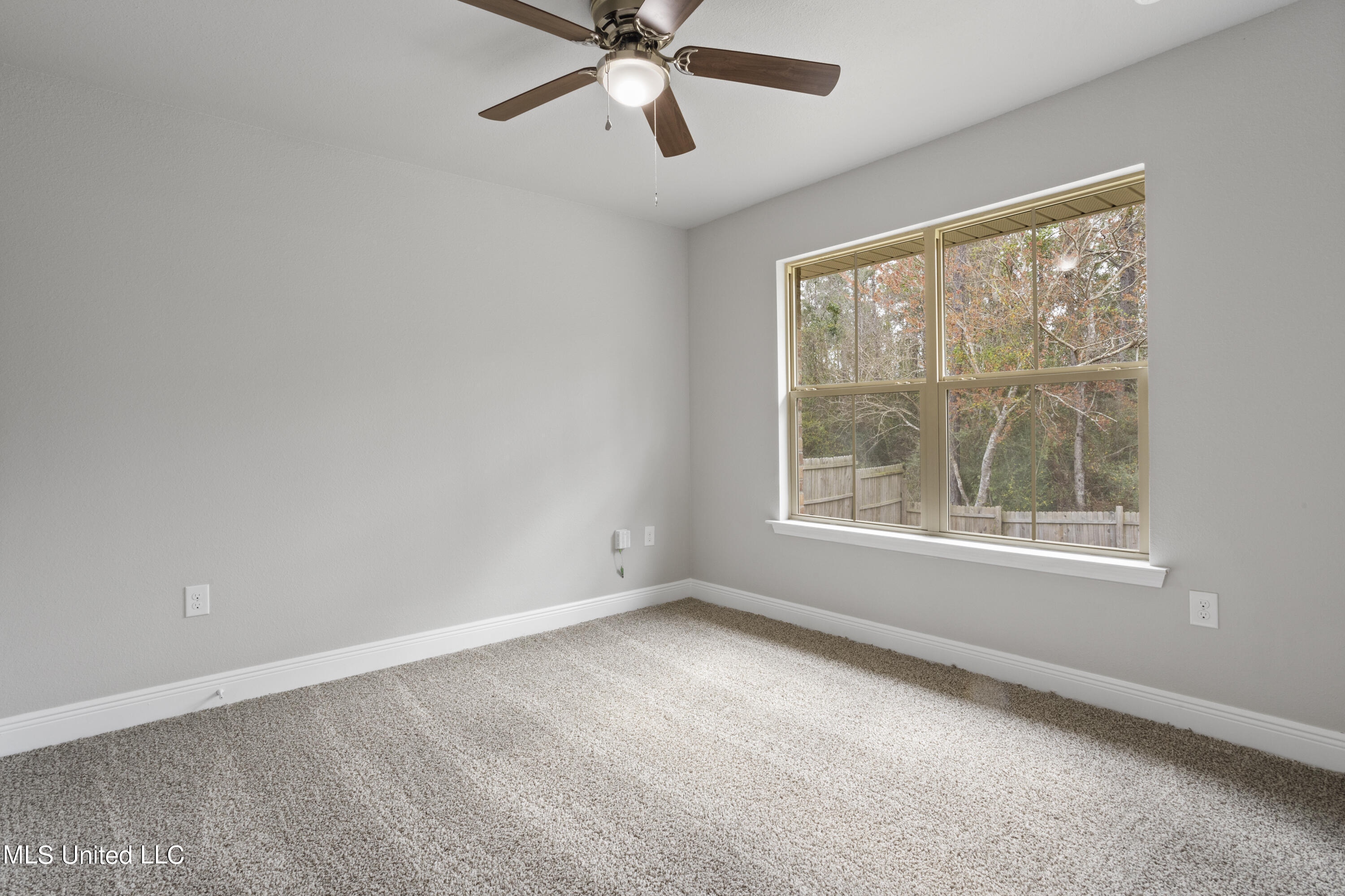 6261 Roxanne Way Biloxi, MS 39532 - Photo 24 of 37 024