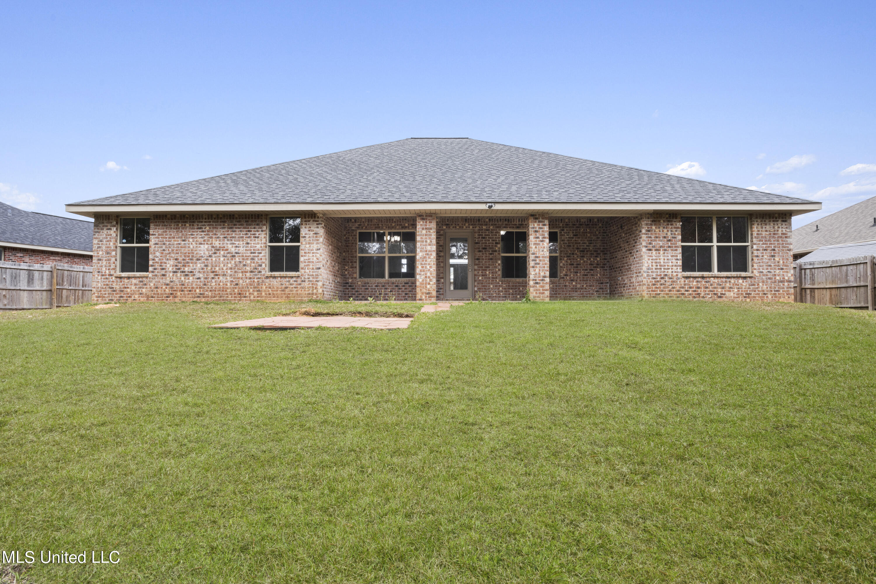 6261 Roxanne Way Biloxi, MS 39532 - Photo 33 of 37 030