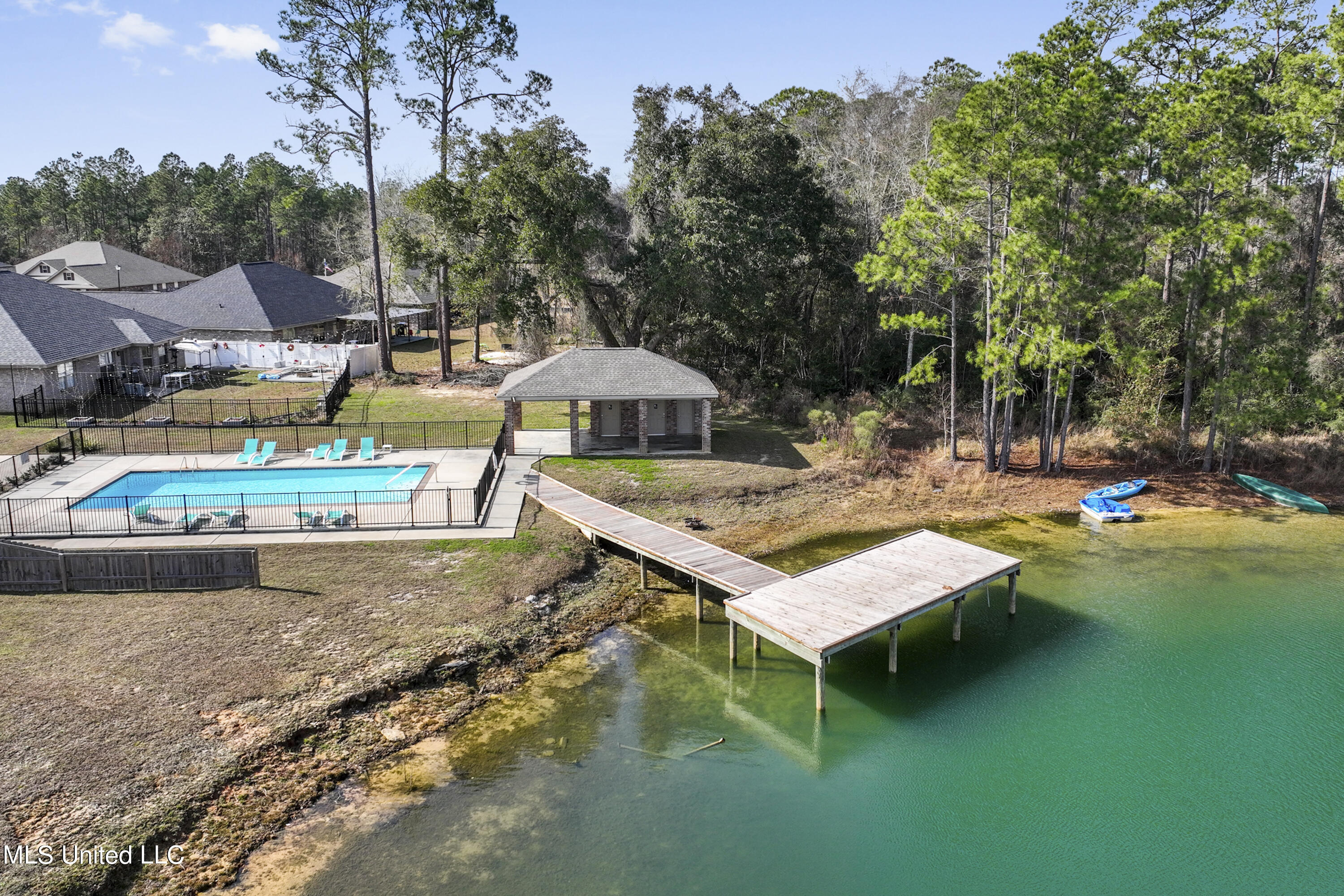 6261 Roxanne Way Biloxi, MS 39532 - Photo 35 of 37 034
