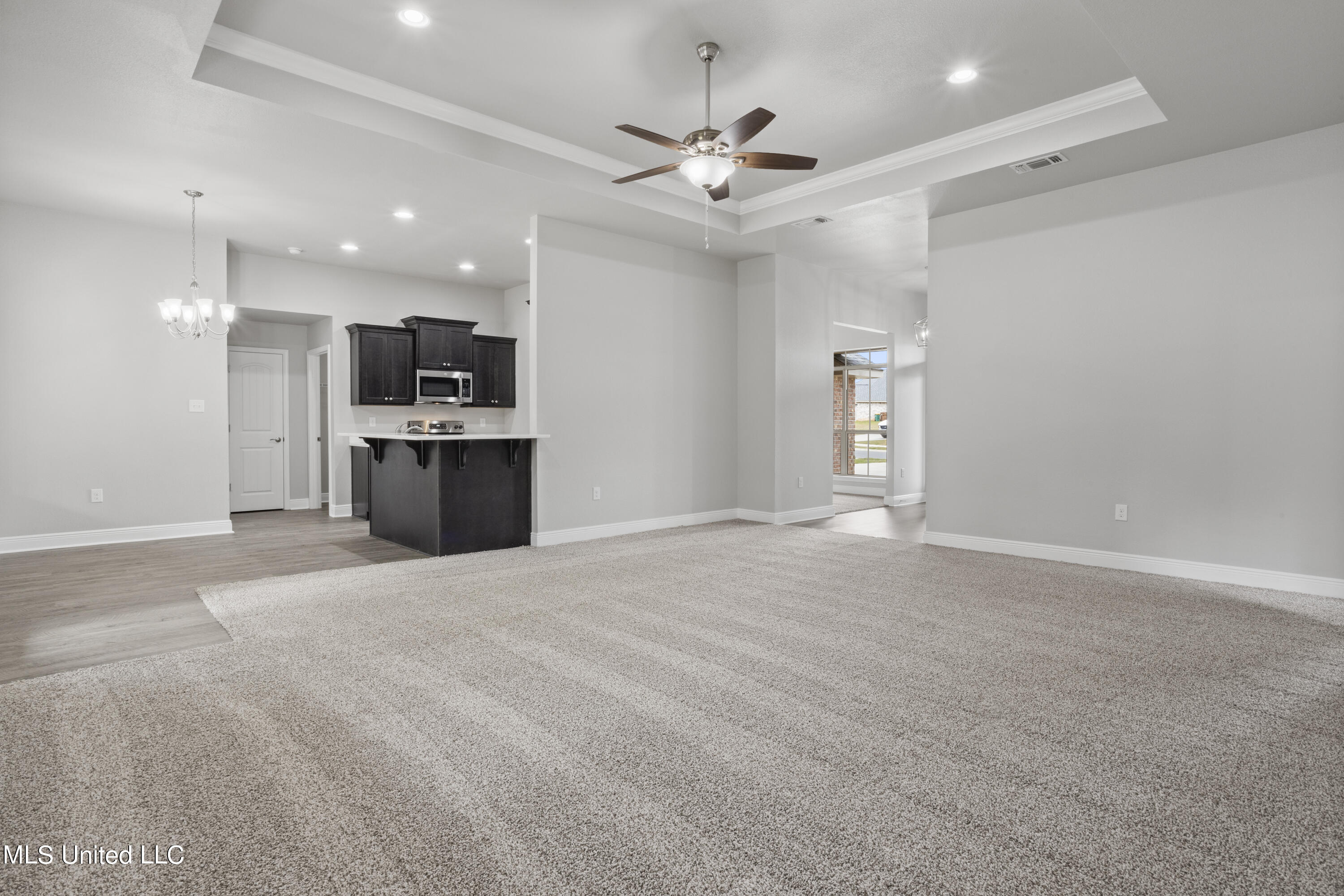 6261 Roxanne Way Biloxi, MS 39532 - Photo 8 of 37 008