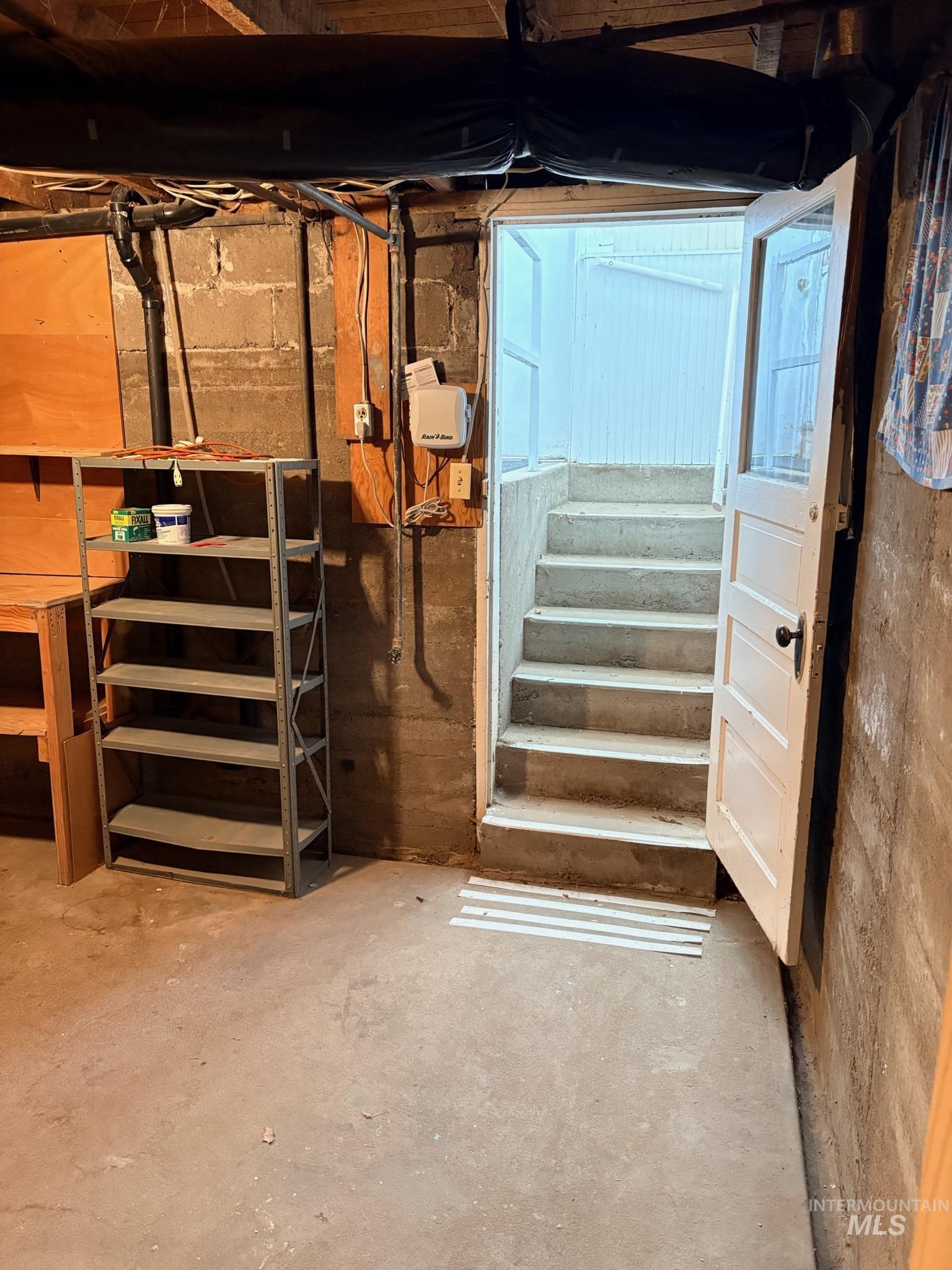 627 Southwest 3rd Street Fruitland, ID 83619 - Photo 28 of 35 Unfinished below grade area featuring stairway