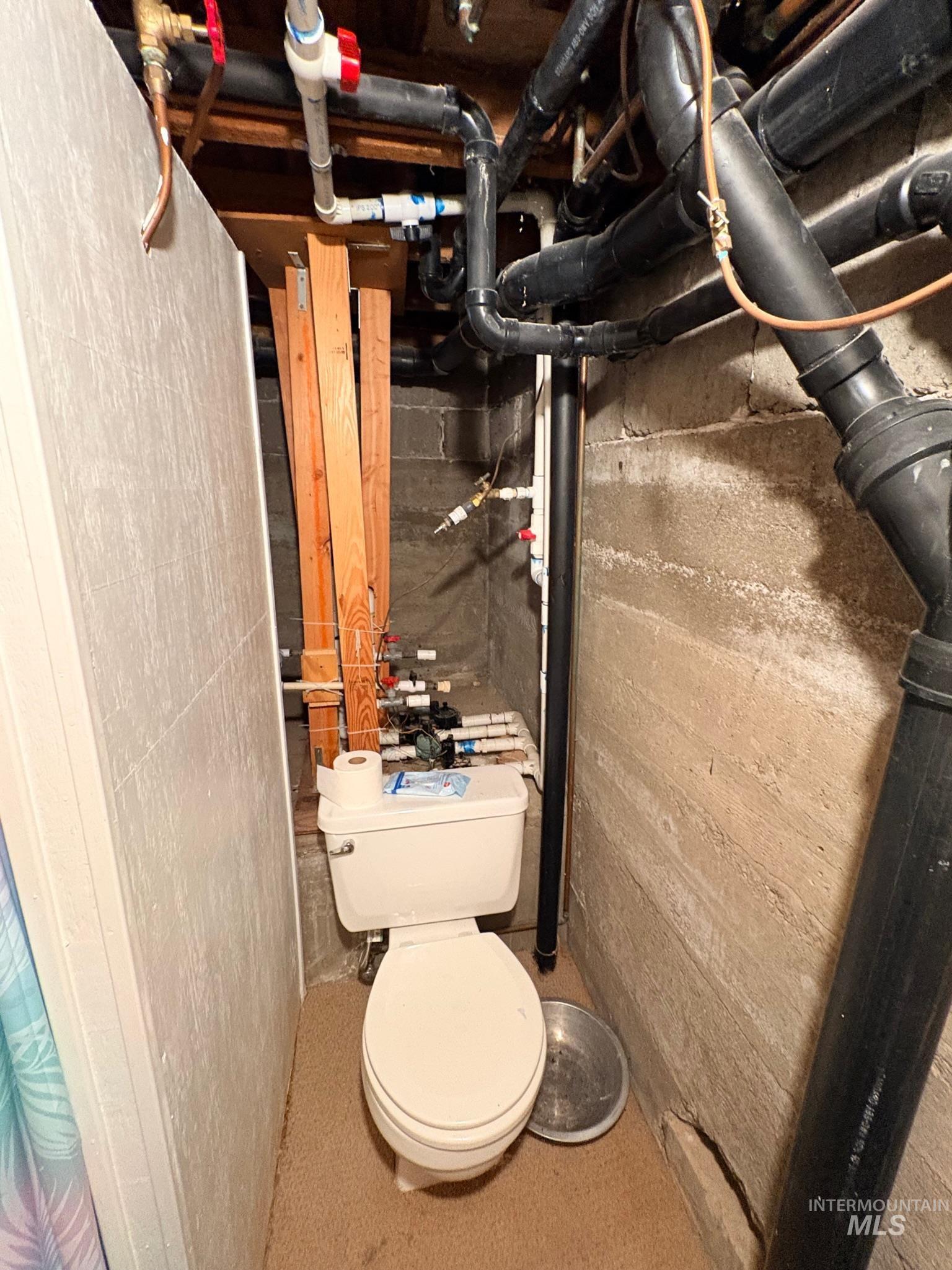 627 Southwest 3rd Street Fruitland, ID 83619 - Photo 34 of 35 Bathroom featuring toilet