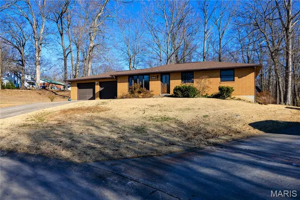 $294,500 | 1044 Oakland Drive, Jackson, MO 63755