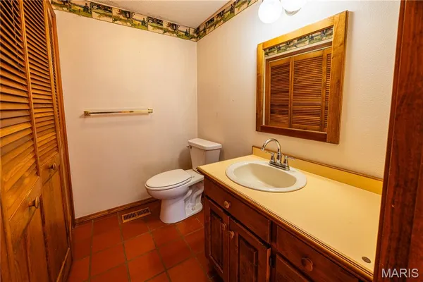 $279,000 | 1044 Oakland Drive, Jackson, MO 63755