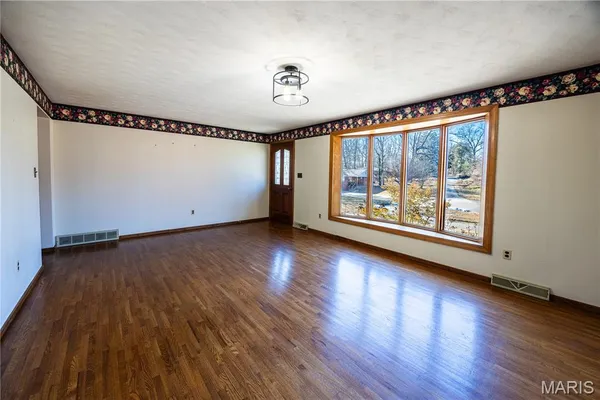 $279,000 | 1044 Oakland Drive, Jackson, MO 63755