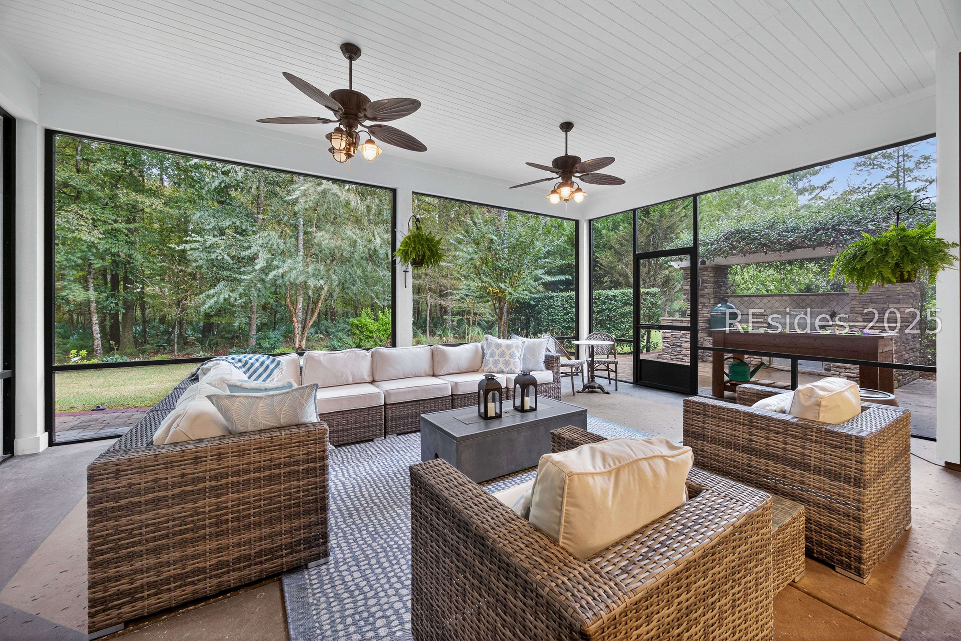 15 Little Pine Court Bluffton, SC 29910 - Photo 5 of 52 Sprawling back lanai with ultimate privacy!