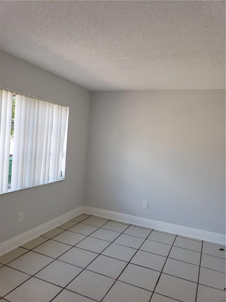 4012 Inverrary Drive, Unit B7 Lauderhill, FL 33319 - Photo 4 of 21 den/dinning/office