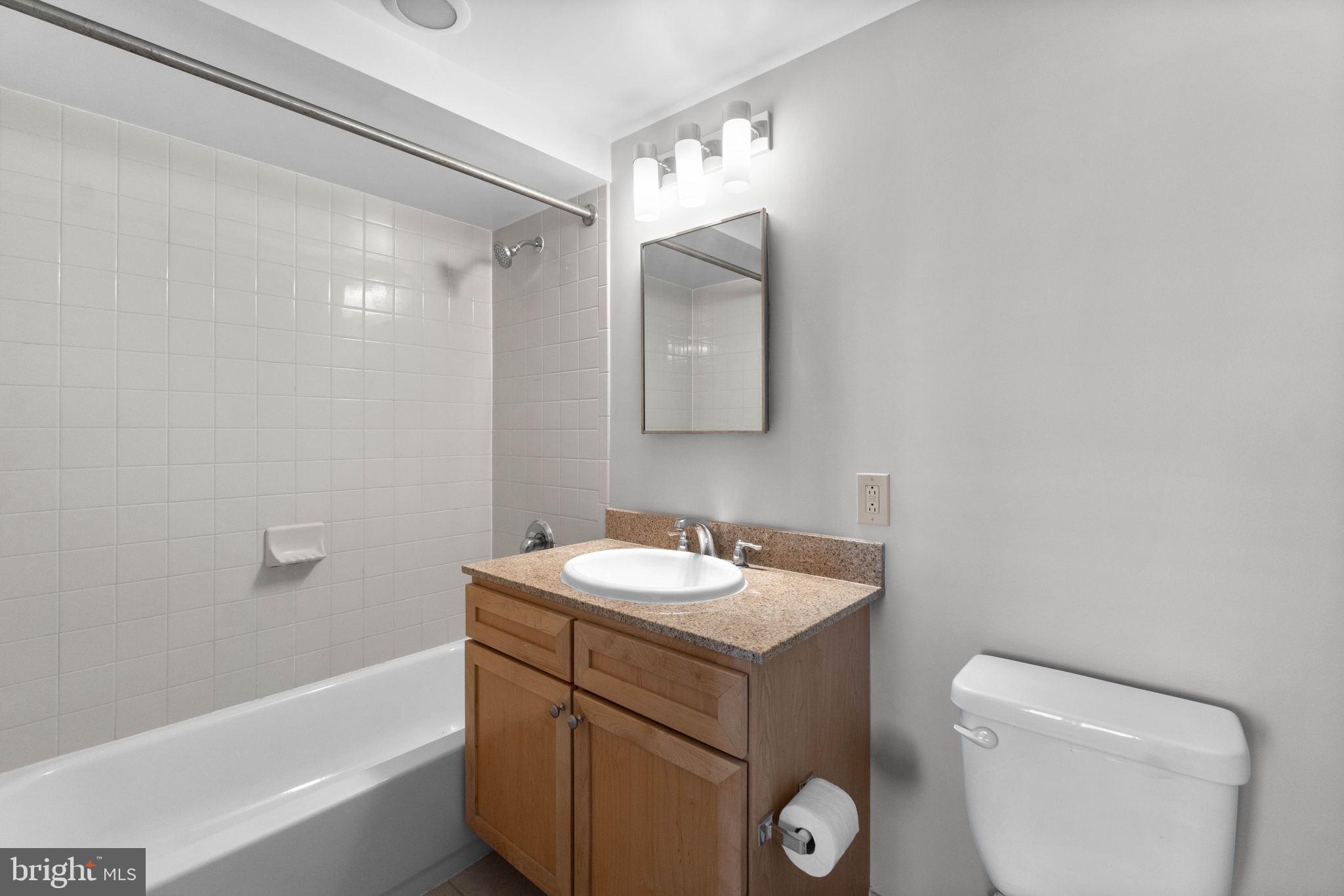 1150 K Street Northwest, Unit 1408 Washington, DC 20005 - Photo 21 of 29 Primary Bath