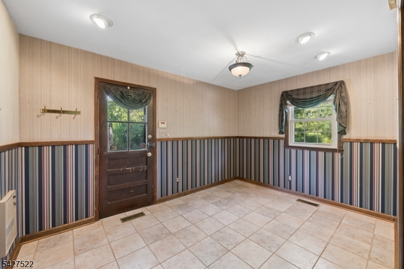 7 Horseshoe Road Whitehouse Station, NJ 08889 - Photo 24 of 47