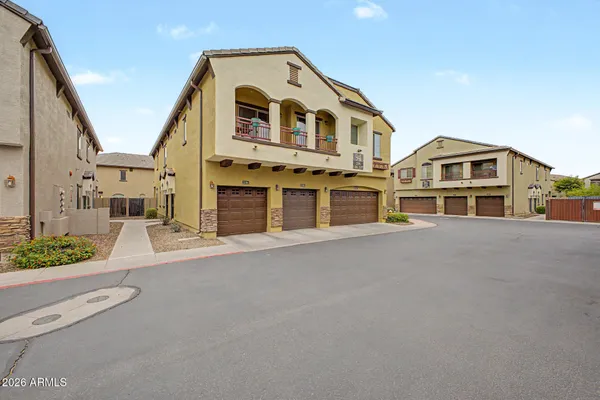 $425,000 | 2725 East Mine Creek Road, Unit 1187, Phoenix, AZ 85024