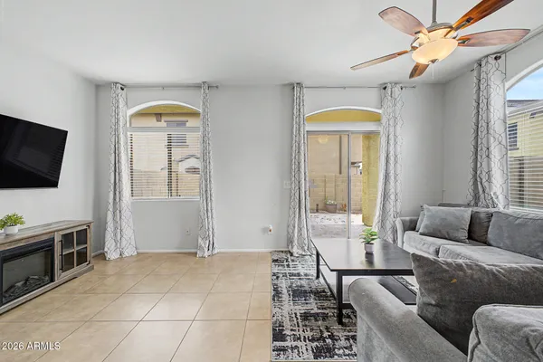 $425,000 | 2725 East Mine Creek Road, Unit 1187, Phoenix, AZ 85024