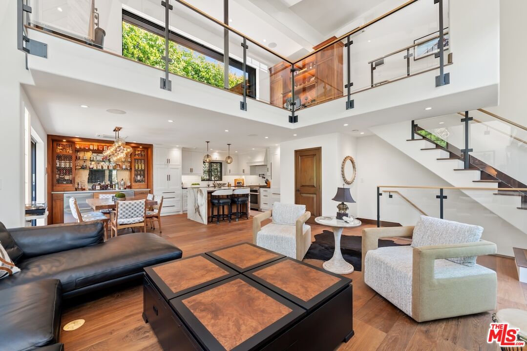 2612 Montana Avenue, Unit 1 Santa Monica, CA 90403 - Photo 2 of 27 a living room with furniture