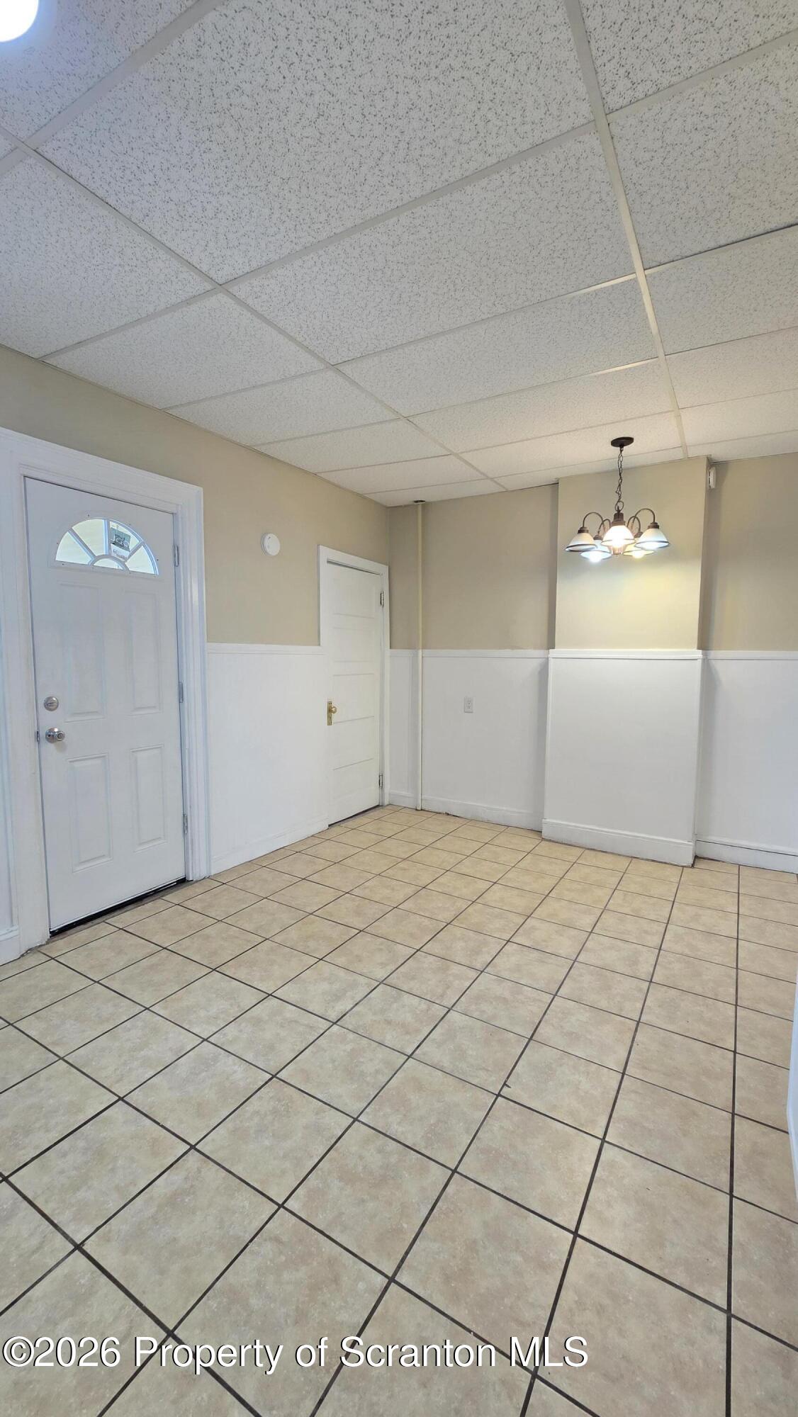 543 North Sumner Avenue Scranton, PA 18504 - Photo 7 of 16 a view of a room & utility room