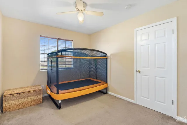 a bedroom with bunk bed