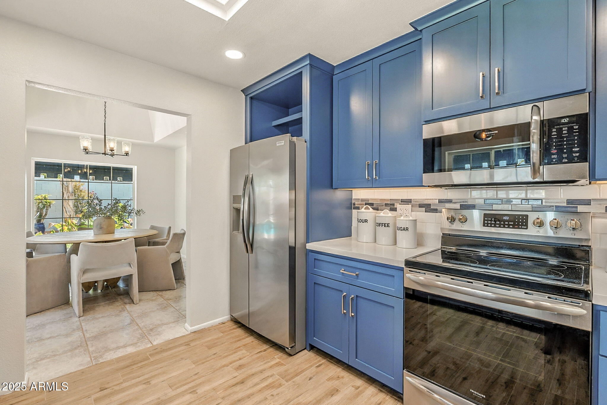 43 East Boca Raton Road Phoenix, AZ 85022 - Photo 28 of 99 Kitchen Overlooking Dining